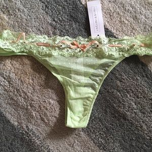 Intimissimi Thong in Lemon-Lime green, US sz L